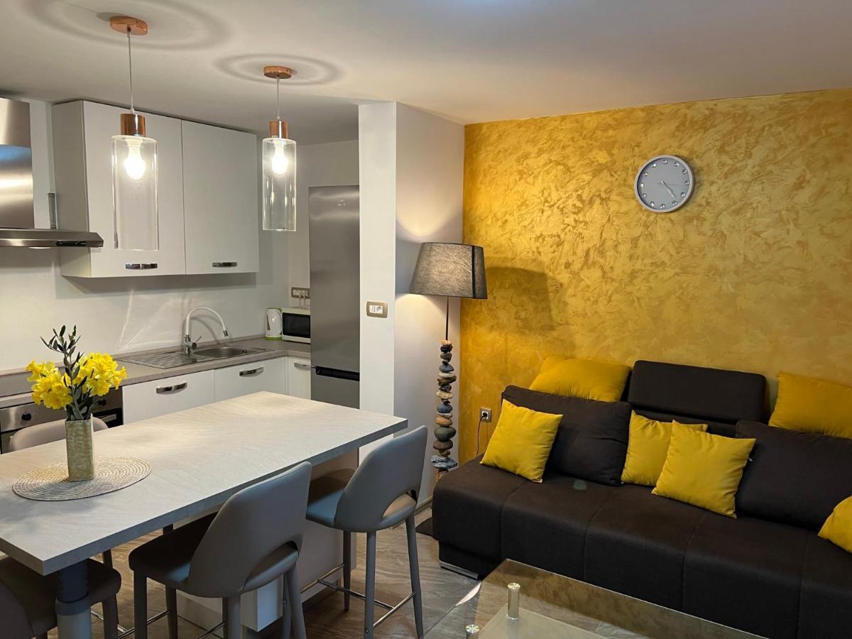 Mali Stan Apartment *