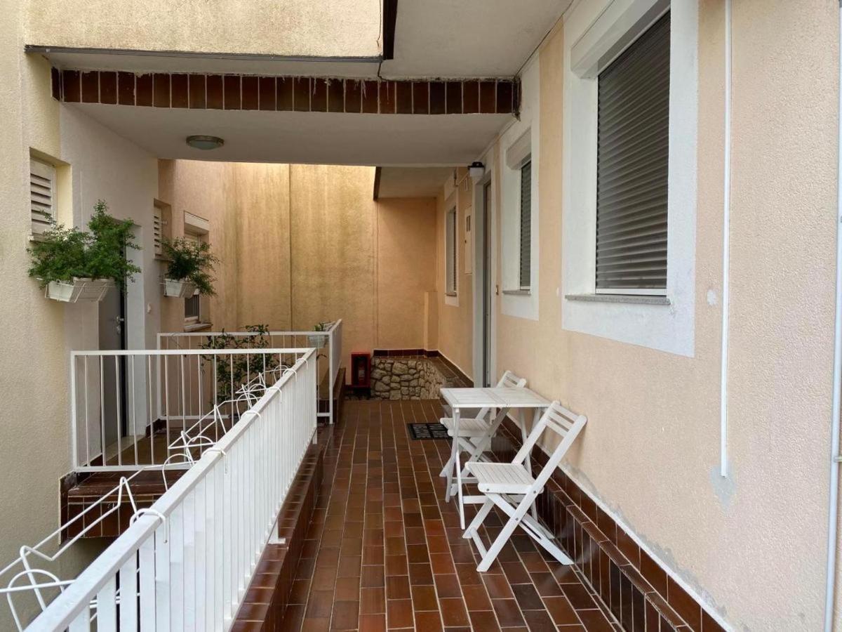 Apartment Mali Stan *